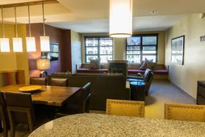 Appartement en copropriété entièrement équipé avec jacuzzi, sauna et piscine chauffée | À côté du ski - Image 2