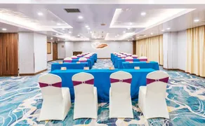 Strait Hotel - Image 4
