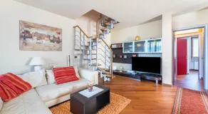 Appartement 'Dimora Del Lago - Oasi Con Piscina' avec piscine partagée, Wi-Fi et climatisation - Image 2