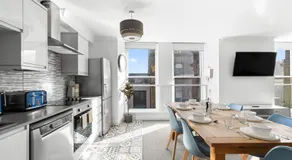 Henry's Apartment - Image 5
