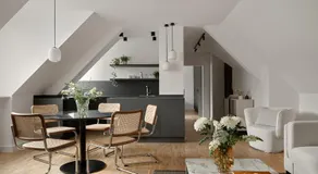 Bob W Munich Schwabing - Image 5