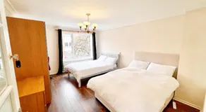 Central Palace - Excellent Stay in London Zone 1 - Image 2