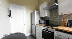 Cosy near centre Edinburgh apartment - Image 4
