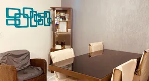 Apartamento até 10 pessoas na enseada Guarujá em condomínio clube praia piscinas salão jogos quadra futebol campo parquinho brinquedos Wi-fi Home office - Image 5