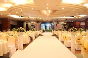 International Financial Hotel - Image 3