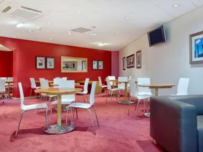 Travelodge Birmingham Central Broadway Plaza - Image 2