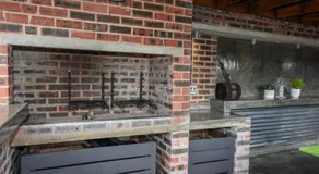 OnQ Accommodation - Image 5