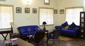 Blue City Escape-Luxury Family Suite in Farmstay - Image 2