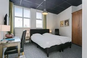 Hotel Dockum - Image 1