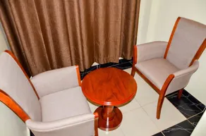 Igar Plaza Hotel - Image 5