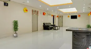 Royal Comfort Homestay Autostand Kankarbagh - Image 2