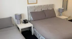Green Acre Motel - Image 2