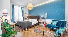 Evala luxury rooms with pool and garden - Image 2