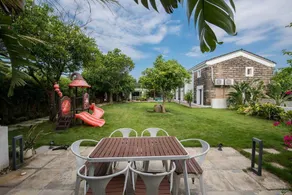 Fields Ye Li Hotel - Image 2