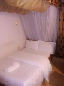 County Comfort Hotel - Image 1