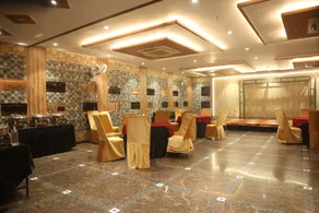 Hotel Taj Sarovar - Image 2