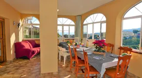 Villa Antonia; Vista al mar, jardín, piscina, barbacoa, 5 dormitorios - Image 2