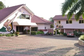 Royal Basin Resort - Image 4