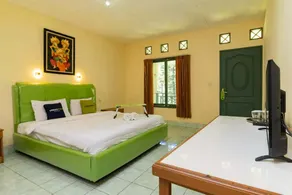 Urbanview Hotel Griya Astoeti 2 Cisarua Puncak - Image 2