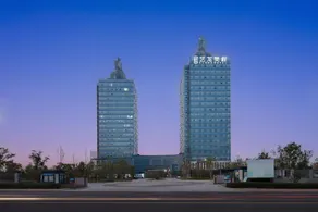 Elong Hotel (Luan Shuangchuang Building) - Image 5
