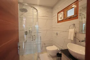 GREEN HILLS HOTEL - Image 4