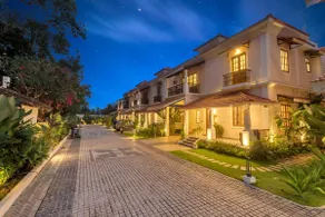 ELIVAAS Signature 4 BHK with Pvt pool & Bar - PinkSky - Image 3