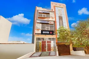 Hotel O GOLD PLAZA HOME STAY - Image 2