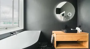 Penthouse apartment with stunning Harbour views - Image 2