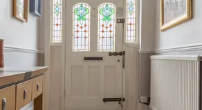 Modern Private Studio Room - Image 4