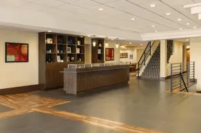 Royle Hotel Milwaukee Airport - Image 2
