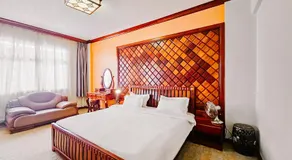 Eastland Hotel - Image 2