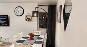 Magnifique Appartement Lille WIFI Parking by Servallgroup - Image 3