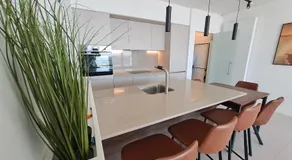 Studio zwembad met frontaal zeezicht - Image 2
