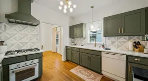 Walk to Cherry Street,pets, hot tub by HVNLYhomes - Image 3