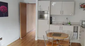 Modern, City Centre 1 Bed, Ground Floor Apartment - Image 4