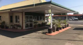 Golden West Motor Inn - Image 4