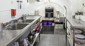 Astor Victoria Hostel - Image 2