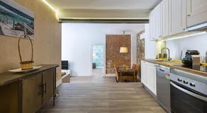 Central Bungalow - Luxury Stay - Near El Retiro - Image 3