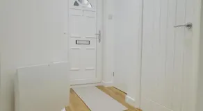 Deluxe Apartment in Erith, London - Image 5