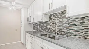 Private Rooms in a 2 Bedroom Condo Downtown Central Edmonton Non Smoking - Image 2