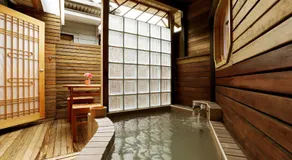 Phoenix Pavilion Hot Spring Hotel - Image 2