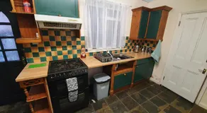 Sherwood Terrace 3 Bedroom 1 Double Bed 4 Single Beds Entire Property Contractors Welcome - Image 5