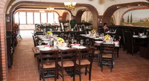 West Plaza Residence - Image 5