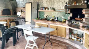 Spacious villa with pool in Coín: 300 m², mountain view - Image 3