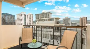 2BR-2BA Close to Waikiki Beach with Free Parking! - Image 3