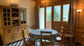 Middle Barn<br>Una casa accogliente con due camere da letto a Ferme Noemie a Bourg d'Oisans. - Image 4