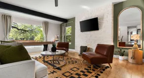 10 Min to Downtown - Modern 6 Bedroom 3 Bath Oasis - Yard Games - Image 2