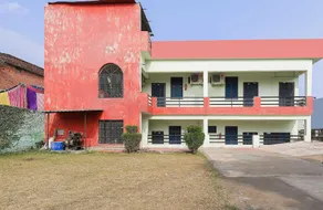 Hotel Chitrarth & Party Lawn - Image 4