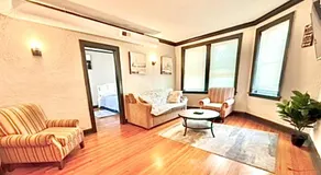 Quiet 1BR, Eat-In Kitchen, Close to Midway - Image 2