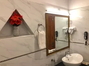 Neshaz Hotel & Suites - Image 4